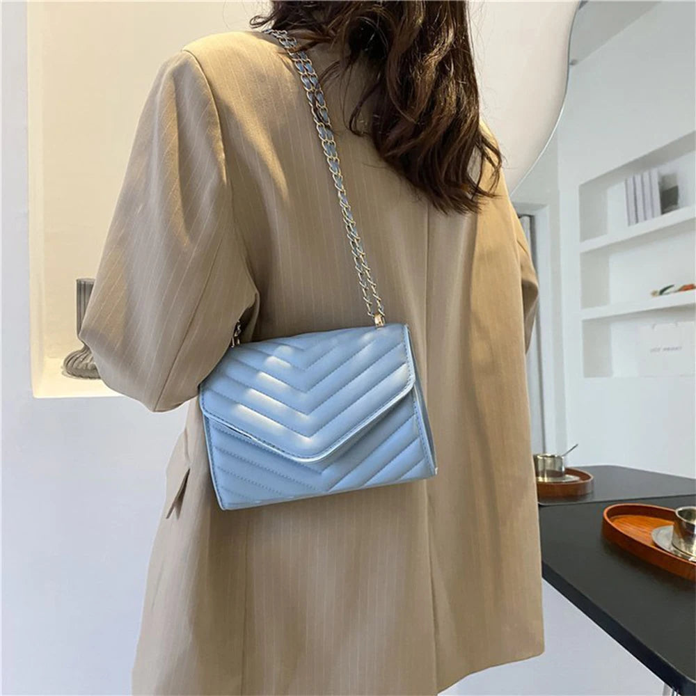 Luxury Embossed Retro Style Fashion Leather Shoulder Crossbody Saddle Handbag for Women's Messenger Bags