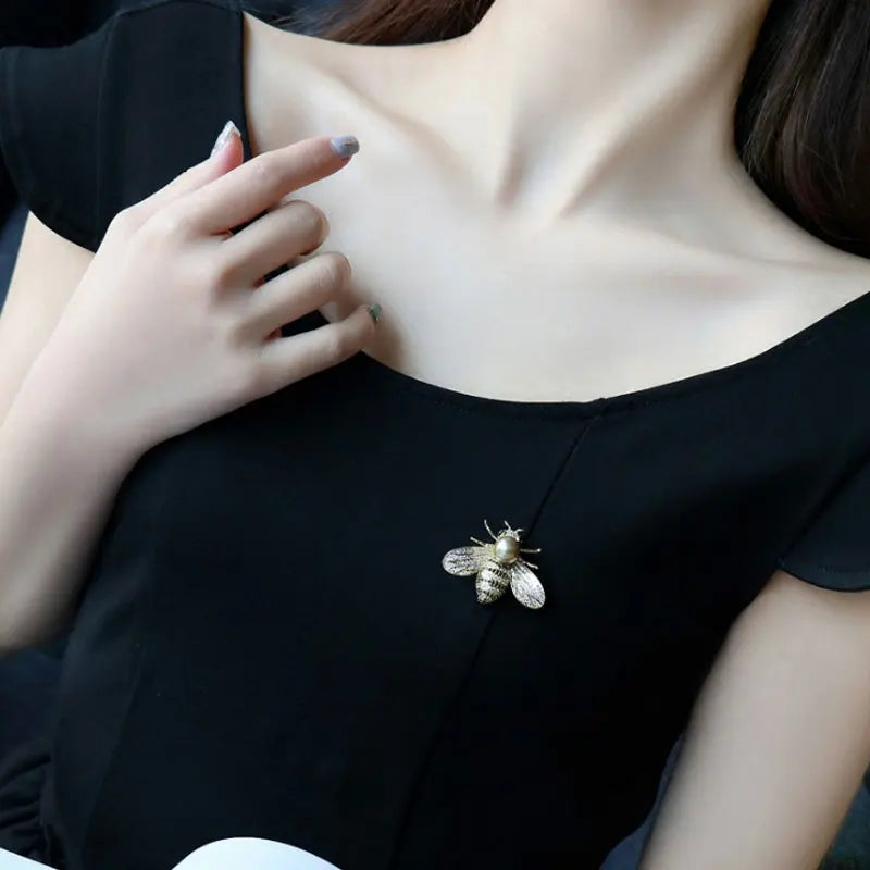 Luxury Crystals with Pearl Bee Brooch for Women Girls Rhinestone Gold Silver Color Pin Brooches Jewelry