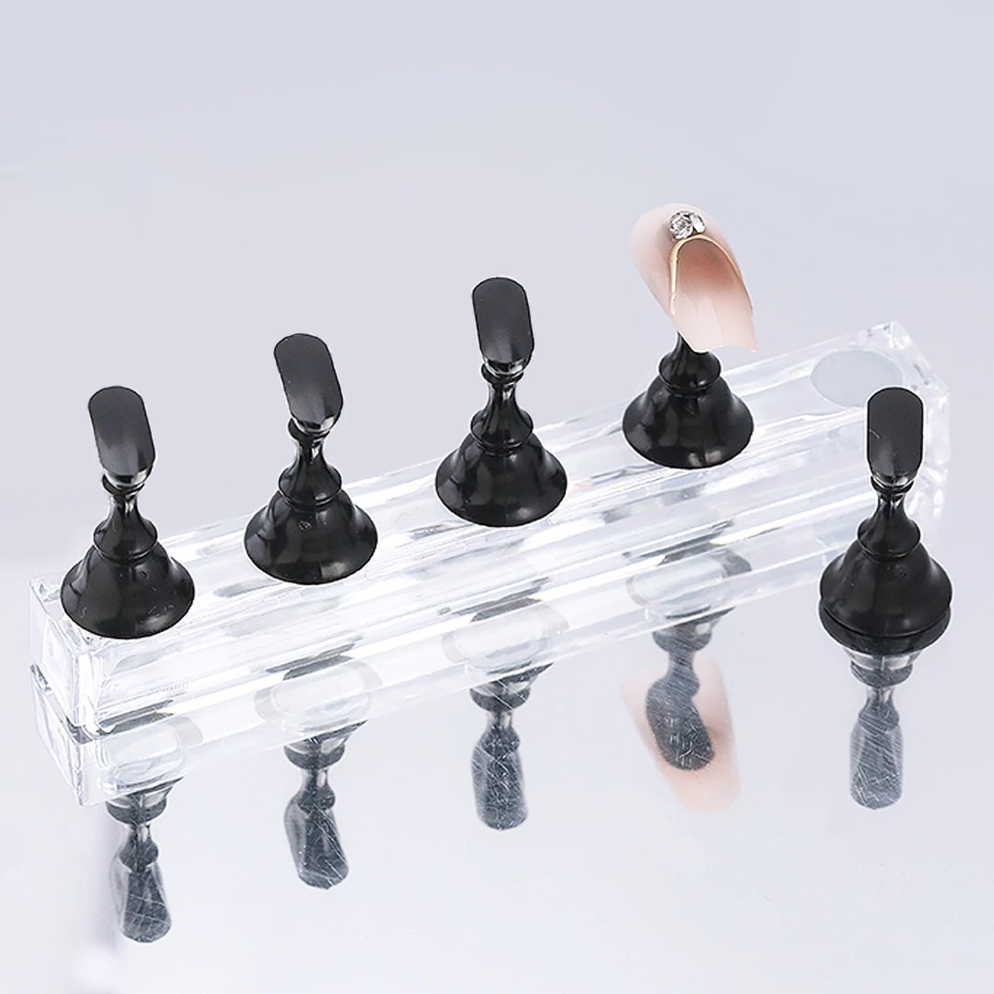 Magnetic Nail Holder False Nail Tip Practice Stand 5pcs/Set Crystal Base Holder Display for Nail Salon or DIY & Practice at Home