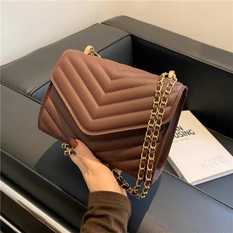 Luxury Embossed Retro Style Fashion Leather Shoulder Crossbody Saddle Handbag for Women's Messenger Bags