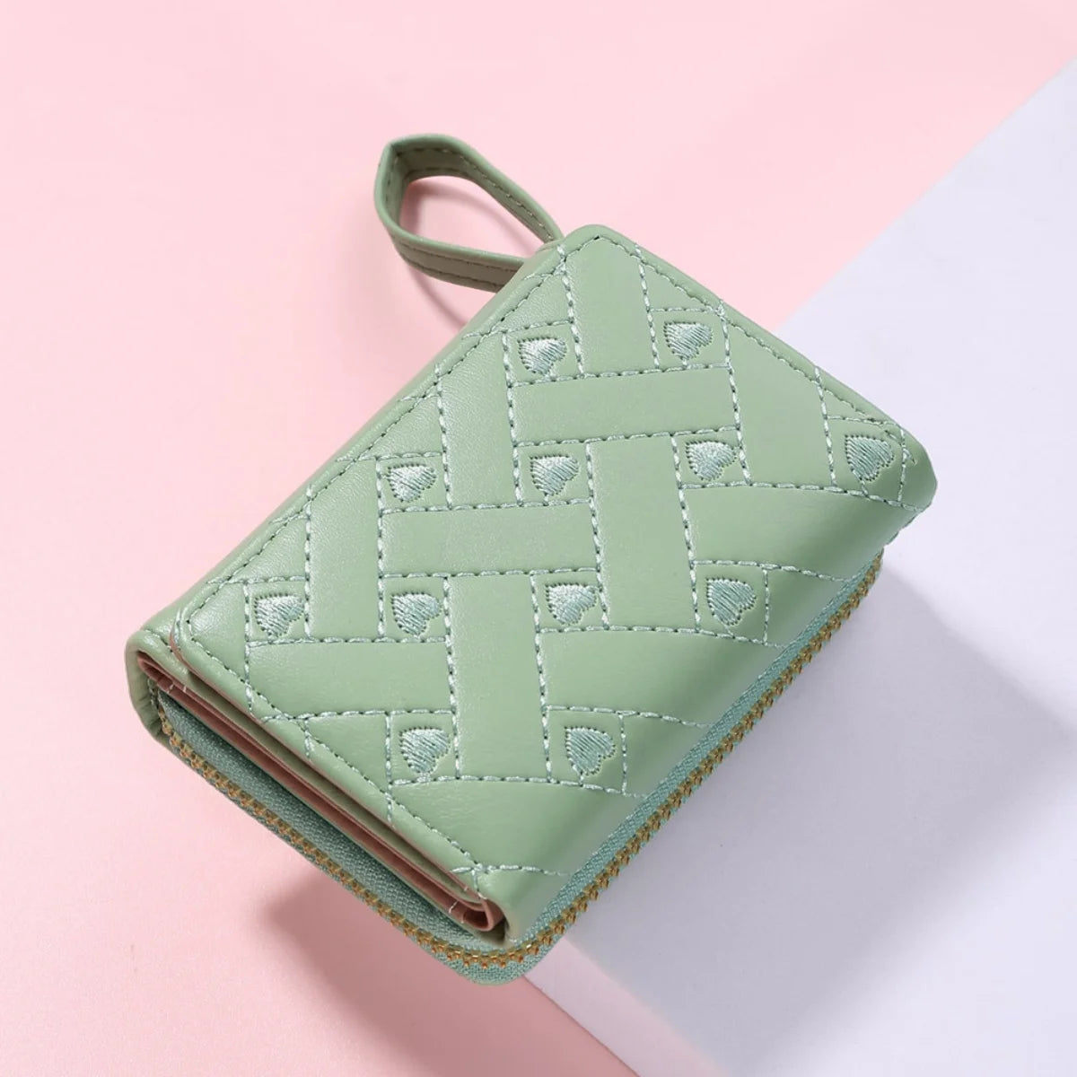 Elegant Embroidered Women's Love Hearts Short Leather Wallet Zipper Closure Large Capacity Card Clutch Versatile Fashion Accessory