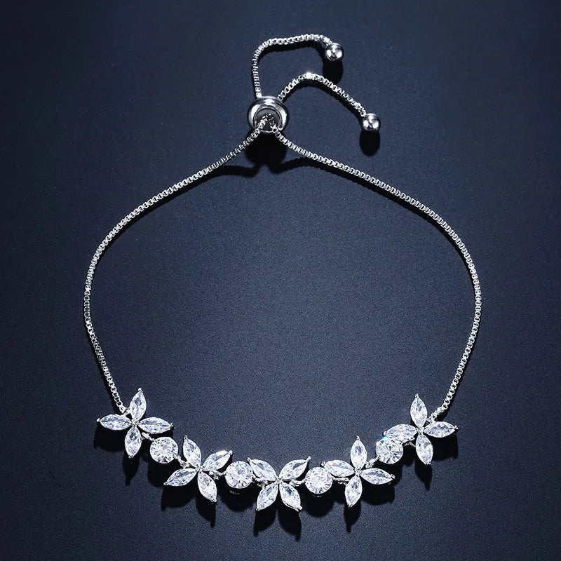 Elegant Shiny Crystal Flowers Sliver Color Adjustable Charm Bracelets for Women Fashion Zircon Jewelry Accessory