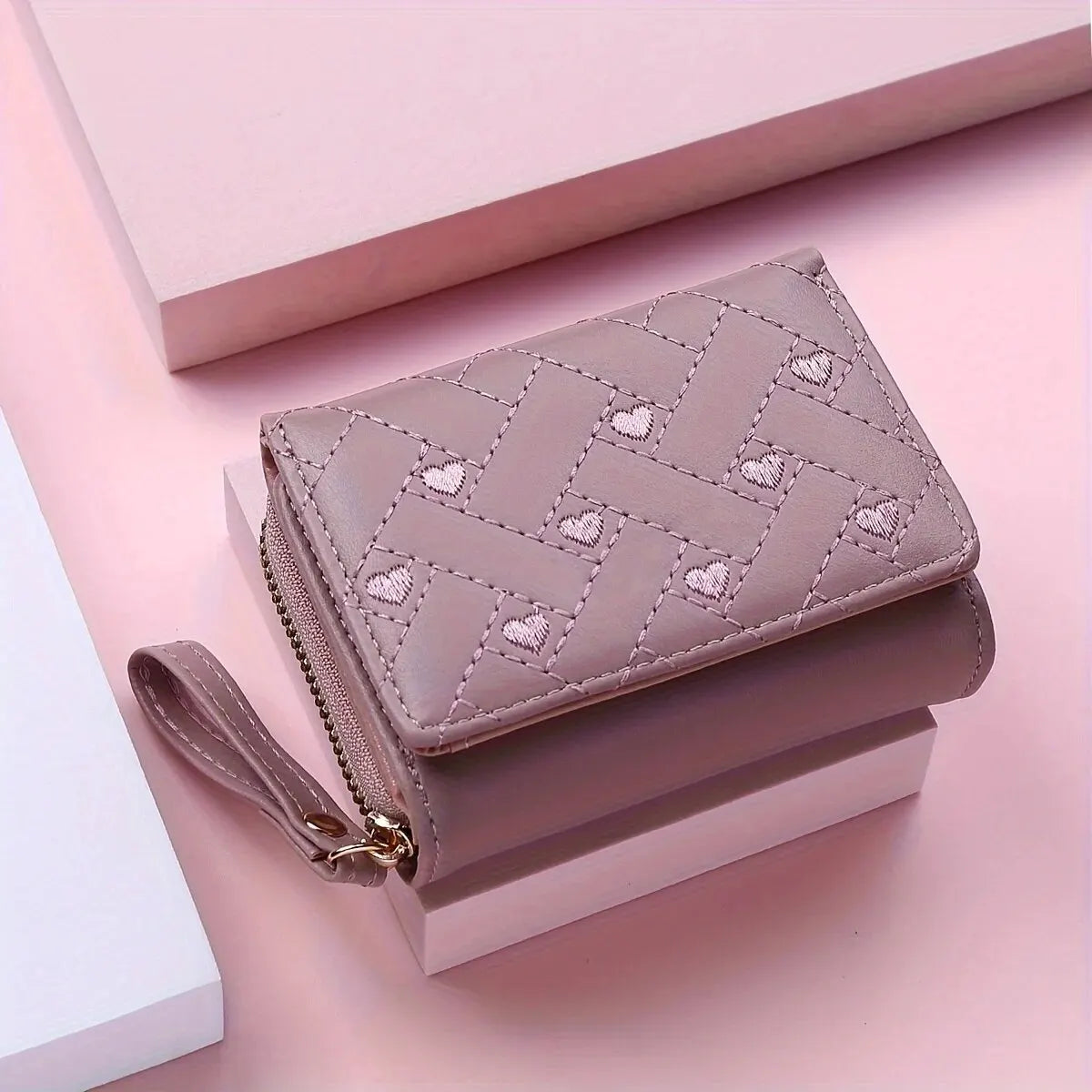Elegant Embroidered Women's Love Hearts Short Leather Wallet Zipper Closure Large Capacity Card Clutch Versatile Fashion Accessory