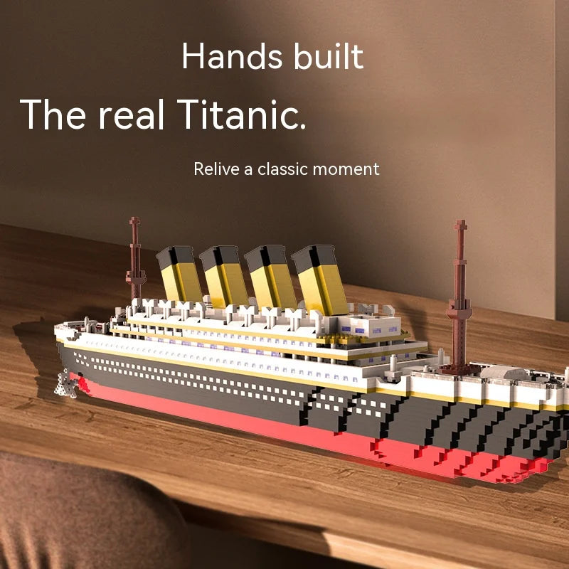 The Titanic Building Blocks Bricks Set for Children and Adults Giant Ship Boat Luxury Cruise DIY Model Bricks Toys Gift 1878pcs