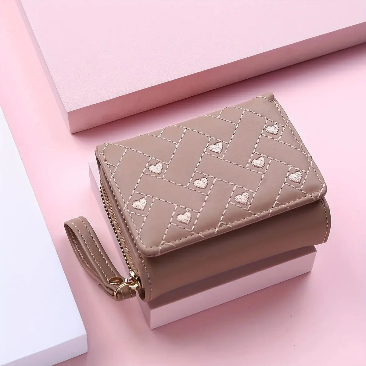 Elegant Embroidered Women's Love Hearts Short Leather Wallet Zipper Closure Large Capacity Card Clutch Versatile Fashion Accessory