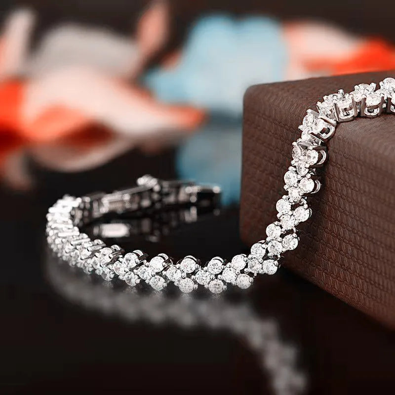 Modern Luxury Roman Crystal Heart Chain Bracelets for Women Shiny Bangle Silver Gold Rose Gold Jewelry Accessories